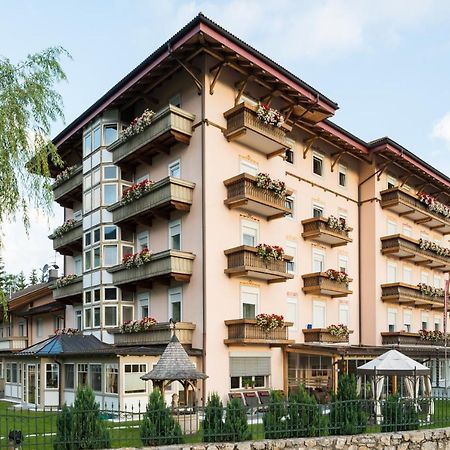 Apparthotel Germania Dobbiaco Luaran gambar