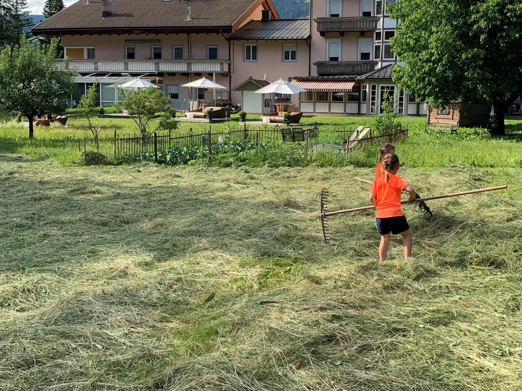 Apparthotel Germania Dobbiaco Luaran gambar